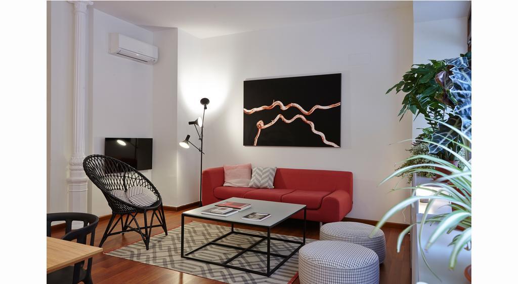 60 Balconies Design Apartment Madrid Ngoại thất bức ảnh